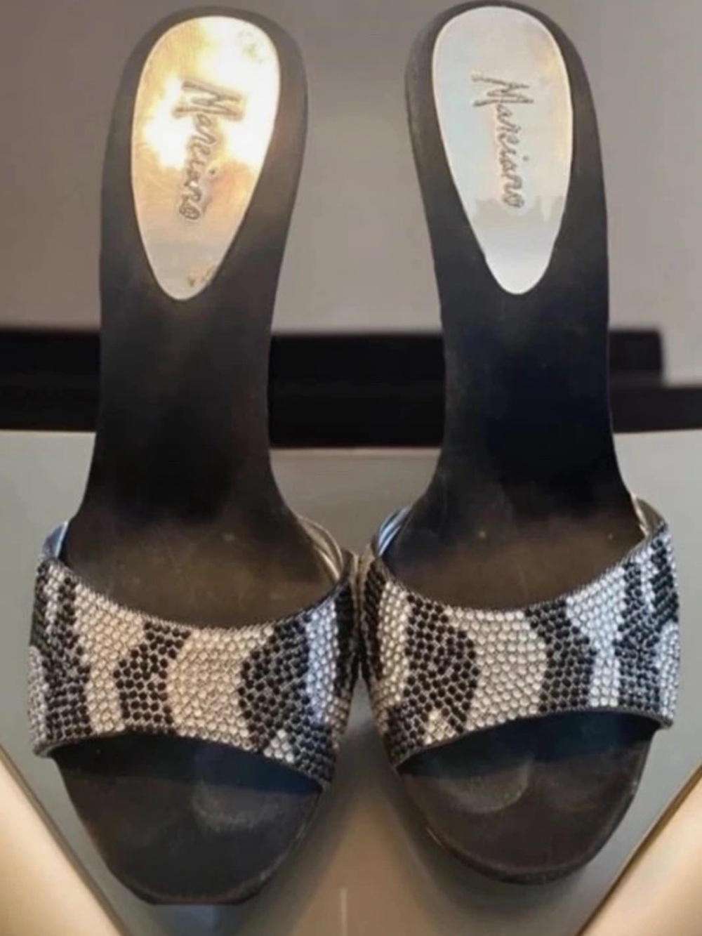 GUESS by Marciano
PMBETINA Silver Snake Rhinestone Mule Platform Heels 7.5M